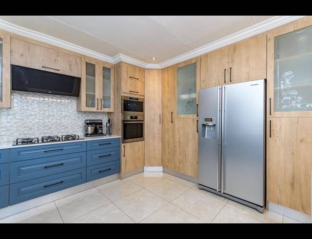 3 BEDROOM HOUSE FOR SALE IN VAN DYK PARK